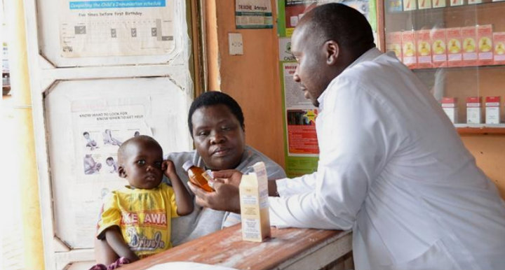 Filming of Malaria Consortium staff doctor counselling a client on proper treatment of malaria. Uganda. (Photo credit: Maddy Marasciulo-Rice, Malaria Consortium)